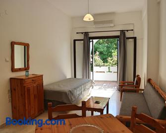 Oliaria Apartments - Platanias - Sala de estar