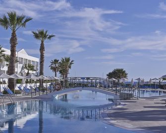 Labranda Sandy Beach Resort - Agios Georgios - Pool