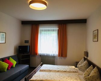 Tannerhof Bed & Breakfast - טירולו - חדר שינה