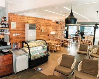 Sun City Suites - General Santos - Bar