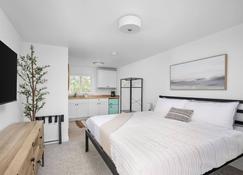 Wonderful Rockaway Location, Pet Friendly, Newly Remodeled, Walk to Beach and Downtown, Unit 7 - Rockaway Beach - Phòng ngủ