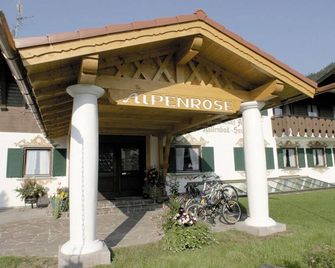 Appartementhaus Alpenrose - Wallgau - Building