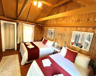 Cottage 11 - 1 Bedroom and 1 Bathroom with Loft - Wolfeboro - Bedroom