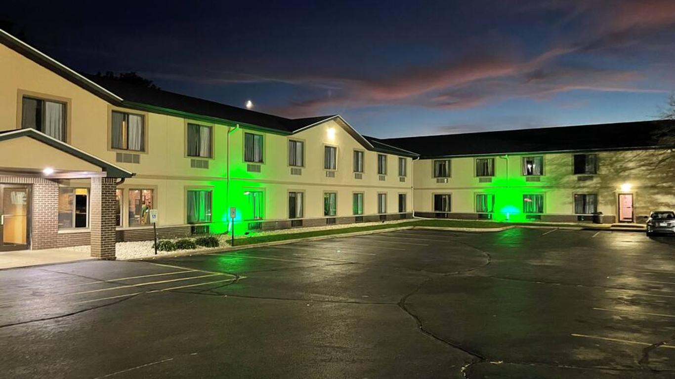 Delavan Inn and Suites