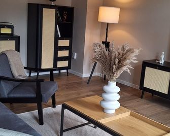 Stylisches Appartement im Jugendstil-Viertel - Chemnitz - Living room