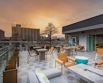 Element Dallas Downtown East - Dallas - Balcony