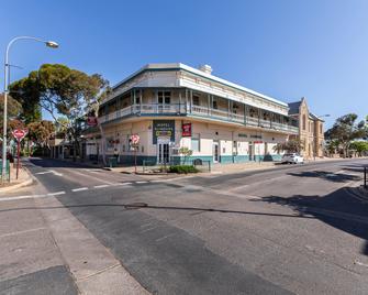 The Flinders Hotel Motel Port Augusta - Port Augusta - Building