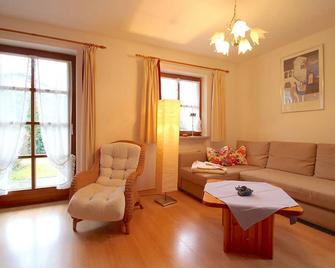 Carina, Martin, Michael & Sissi - Garmisch-Partenkirchen - Pokój dzienny