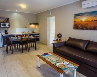 Blackstone Apart Boutique Hotel - וילה ג'נרל בלגראנו - סלון