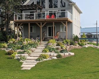 Newly Built Cottage By The Beach! - Port Stanley - Gebäude