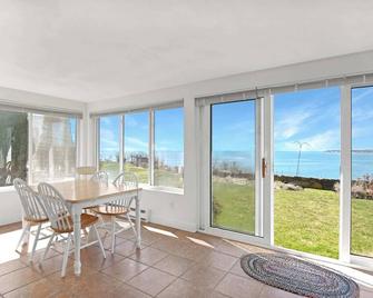 3BR Oceanfront on Nubble Cliffs! - York Beach - Dining room