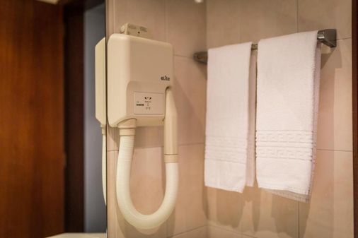 Hotel Aranguês - Setúbal - Bathroom