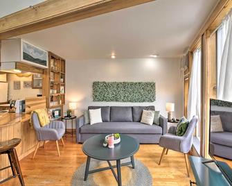 Cozy-Chic Abode: Hang Glide, Hike, Rock Climb - Trenton - Living room
