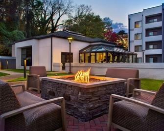 Courtyard by Marriott Rye - Rye - Patio