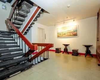 Stay Malate Hostel - Manila - Stairs