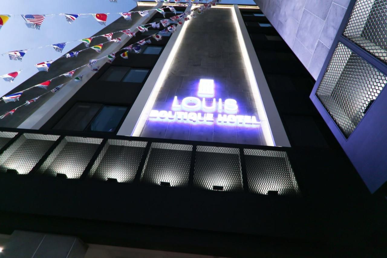 Louis Hotel