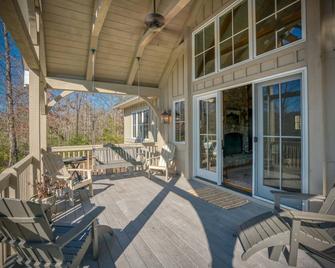 Mountain Dream 3 Bed, Sauna, & Stunning Views - Mill Spring - Balcón