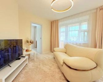 Modern 2BR Next to Dept Store - Ulaanbaatar - Huiskamer