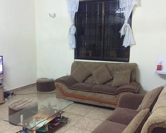 Private Room Mombasa - Mombasa - Sala de estar