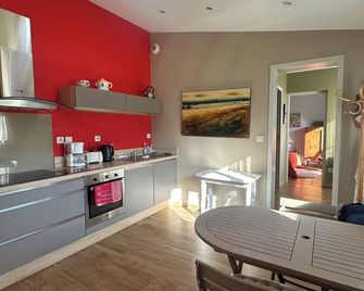 Lodging of full foot opening on big paysagé garden. Calm and Nature guaranteed. - Condette - Cuisine