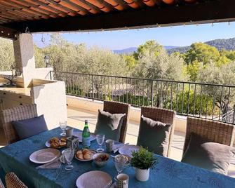 Charming Provence Villa La Passe: Luxurious Pool Retreat Near Claviers - Claviers - Balcón