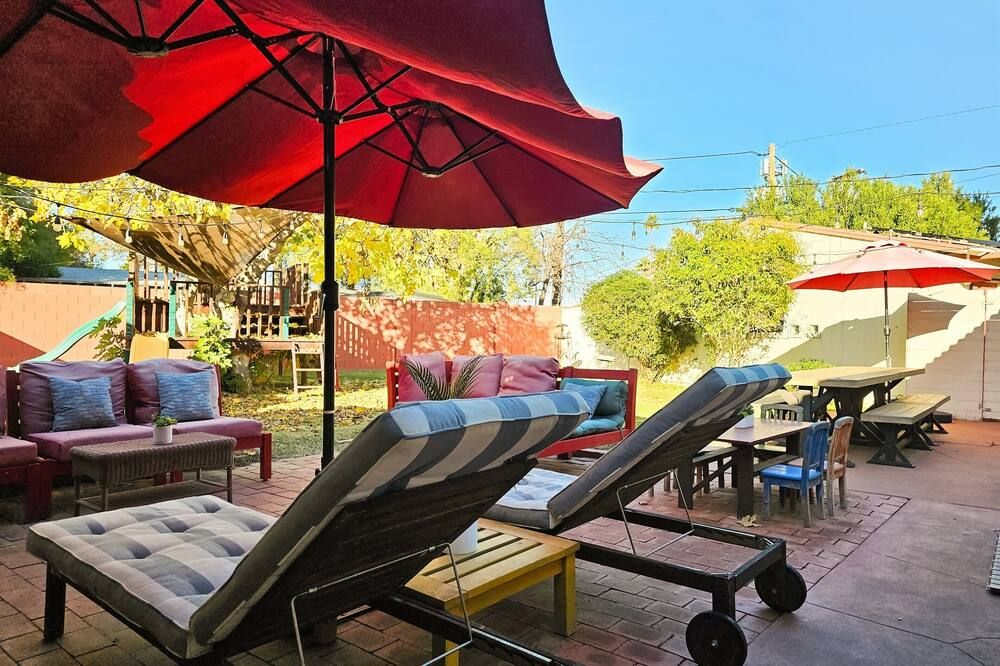 Quiet Central Phx Home w/ enclosd yard, jungle gym - פיניקס - פטיו