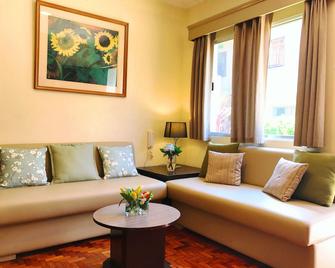 Baguio Holiday Villas - Baguio - Living room