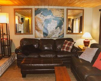 5br, 1.5br, Private Wooded Hide Away - Grand Marais