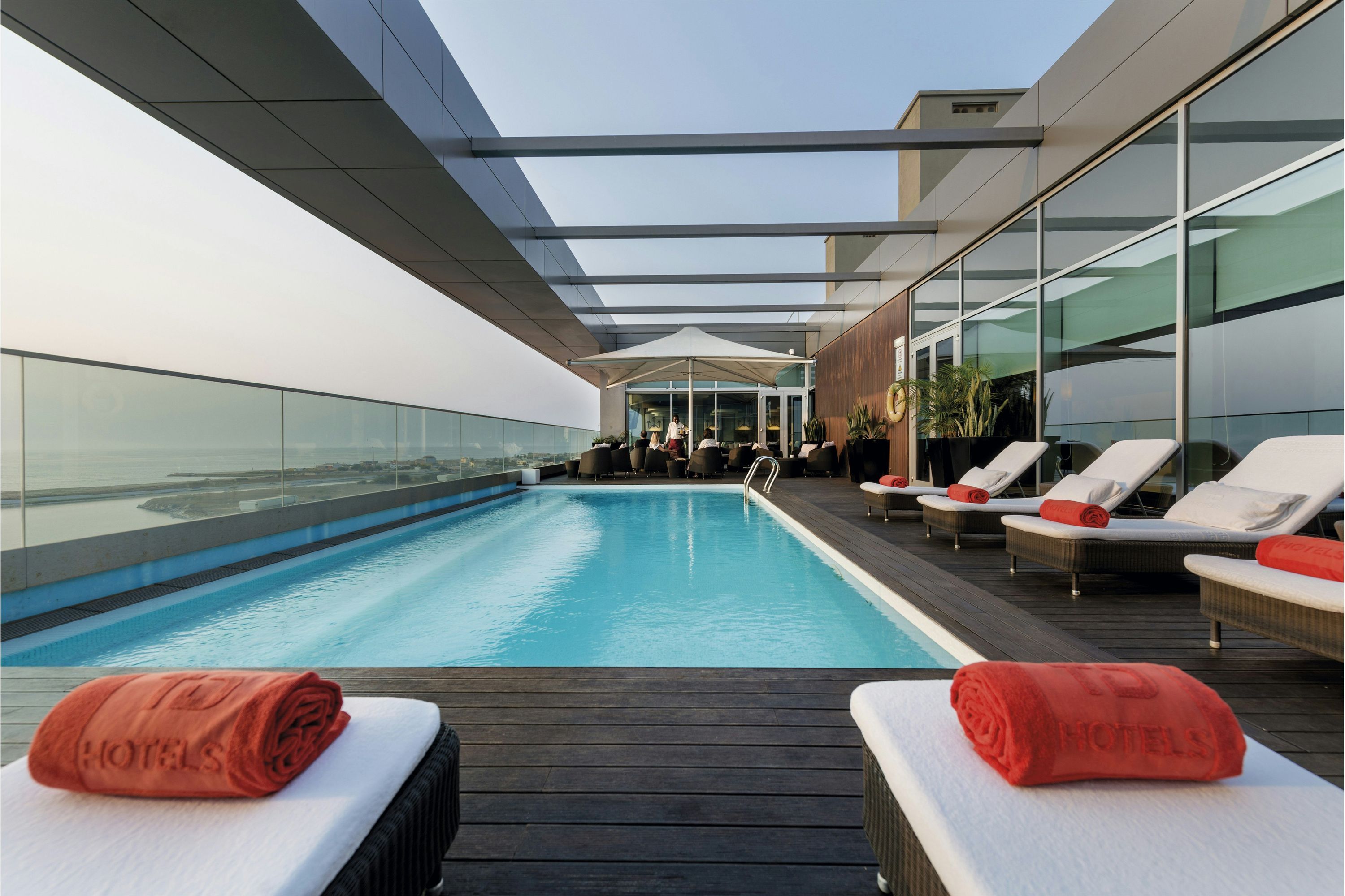 هوتل بايا - لواندا - حوض السباحة