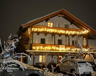 4 Sterne Ferienwohnung mit 2 Separaten Schlafzimmern, 100 m² - Gstadt am Chiemsee - Gebäude