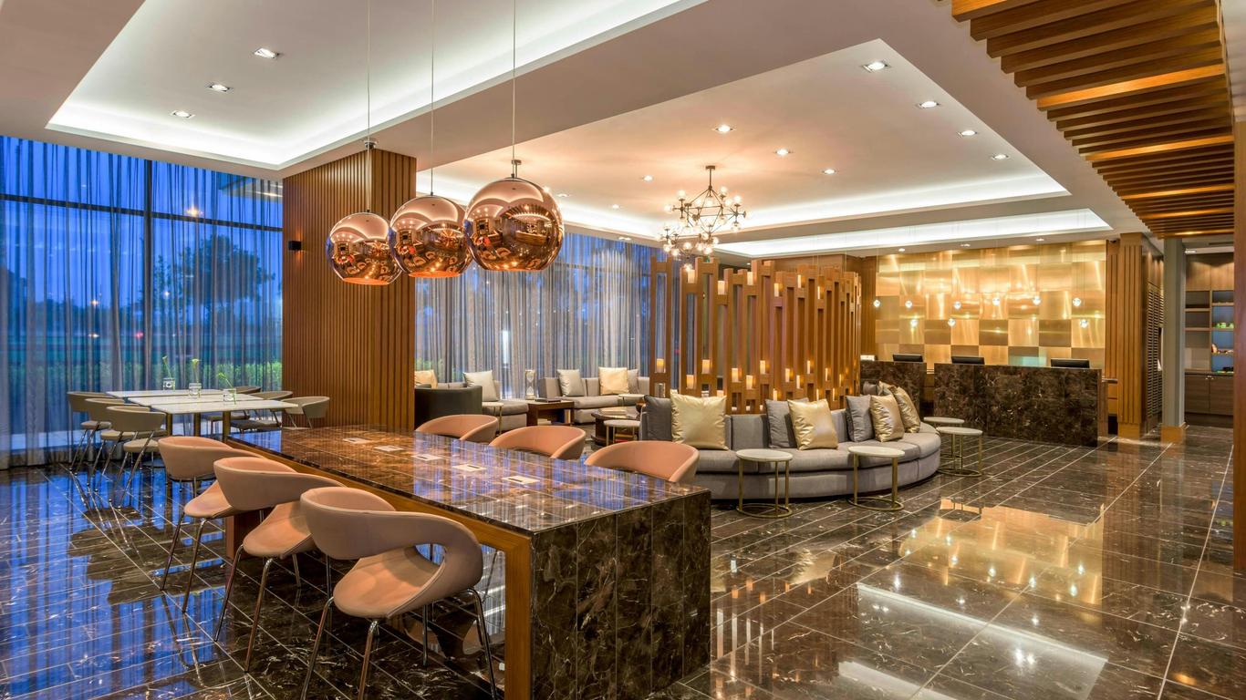 Courtyard by Marriott Bogota Airport