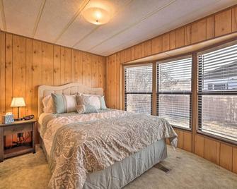 Richfield Home w/ Views ~ 13 Miles to Nat'l Park - Richfield - Slaapkamer