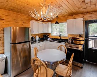 Nicky's Resort - אסטס פארק - מטבח