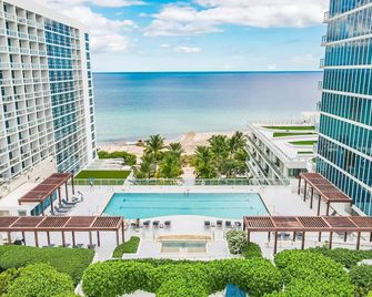 Carillon Miami Beach Private Luxury Suites - Miami Beach