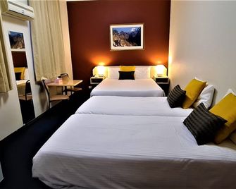 Brunswick Tower Hotel - Brunswick - Спальня