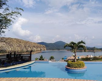 Isla Guaca - El Peñol - Piscina