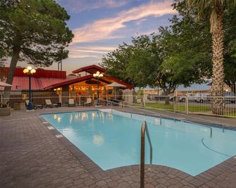 Best Western Swiss Clock Inn - Pecos - Piscina