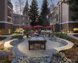 Premium Walnut Creek 1BR w/ Pool, Gym & W/D, close to BART, by Blueground - Pleasant Hill - Patio