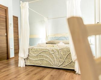 Agriturismo e Agricamping Le Nosare - Valeggio sul Mincio - Schlafzimmer