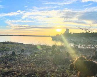 Fox Kit Cabin - Clifton