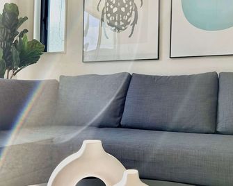 10 mins to Kumamoto Airport Modern 4BR House by Restavio - Ōzu