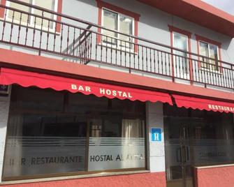 Hostal Alayka - Calvarrasa de Abajo - Edificio