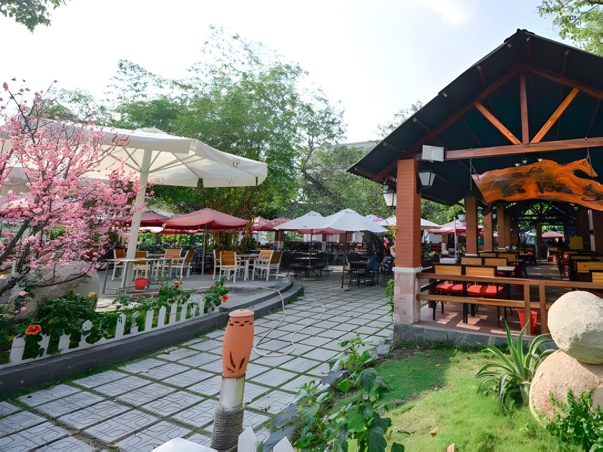 Hoa Binh 2 Hotel - Long Xuyen - Patio