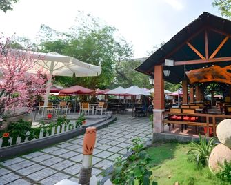 Hoa Binh 2 Hotel - Long Xuyen - Patio
