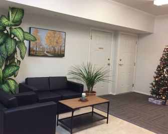 Cactus Tree Inn - Oliver - Lobby