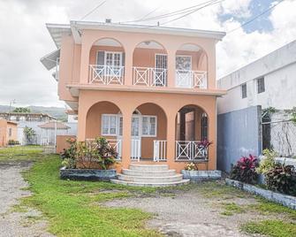 Urban Apartments - Runaway Bay - Gebäude