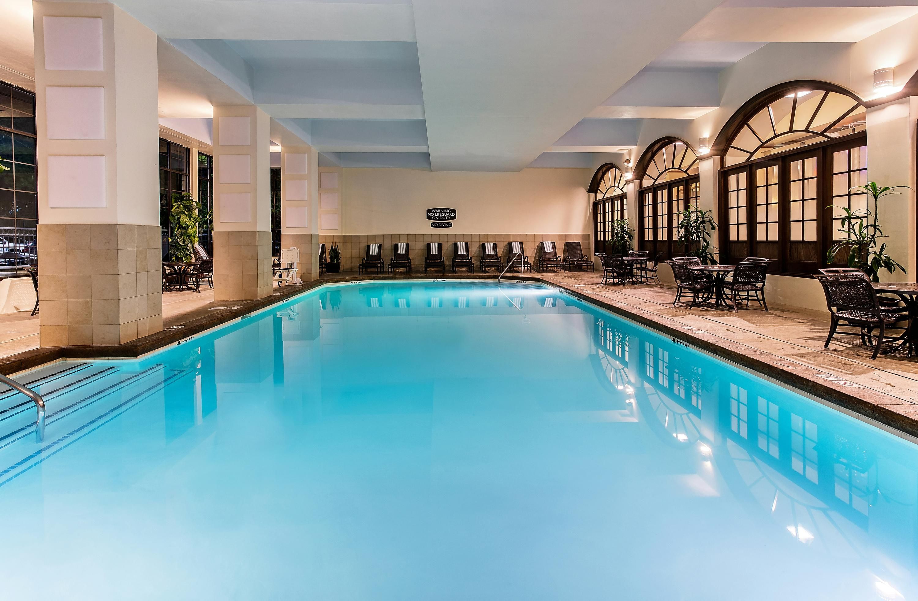 Embassy Suites by Hilton Nashville Airport - Nashville - Piscina