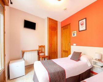 Hospedaje Bar El Gato del Acueducto - סגוביה - חדר שינה