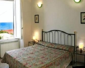Villa Liberty - San Vincenzo - Camera da letto