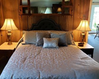 Lagoon Bungalow Retreat in Sturgeon Bay With Direct Water Access! - Sturgeon Bay - Habitación